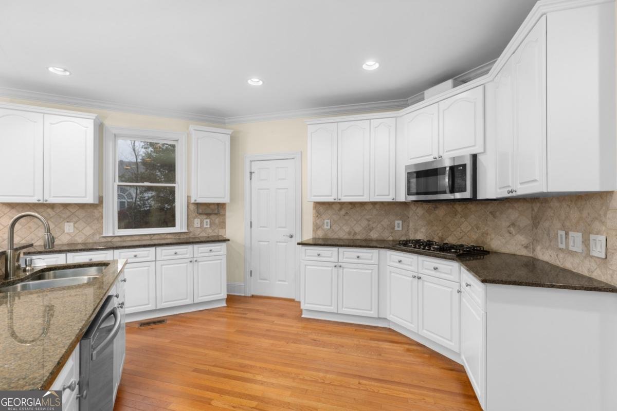 12544 Darvish Lane Alpharetta - Photo 31