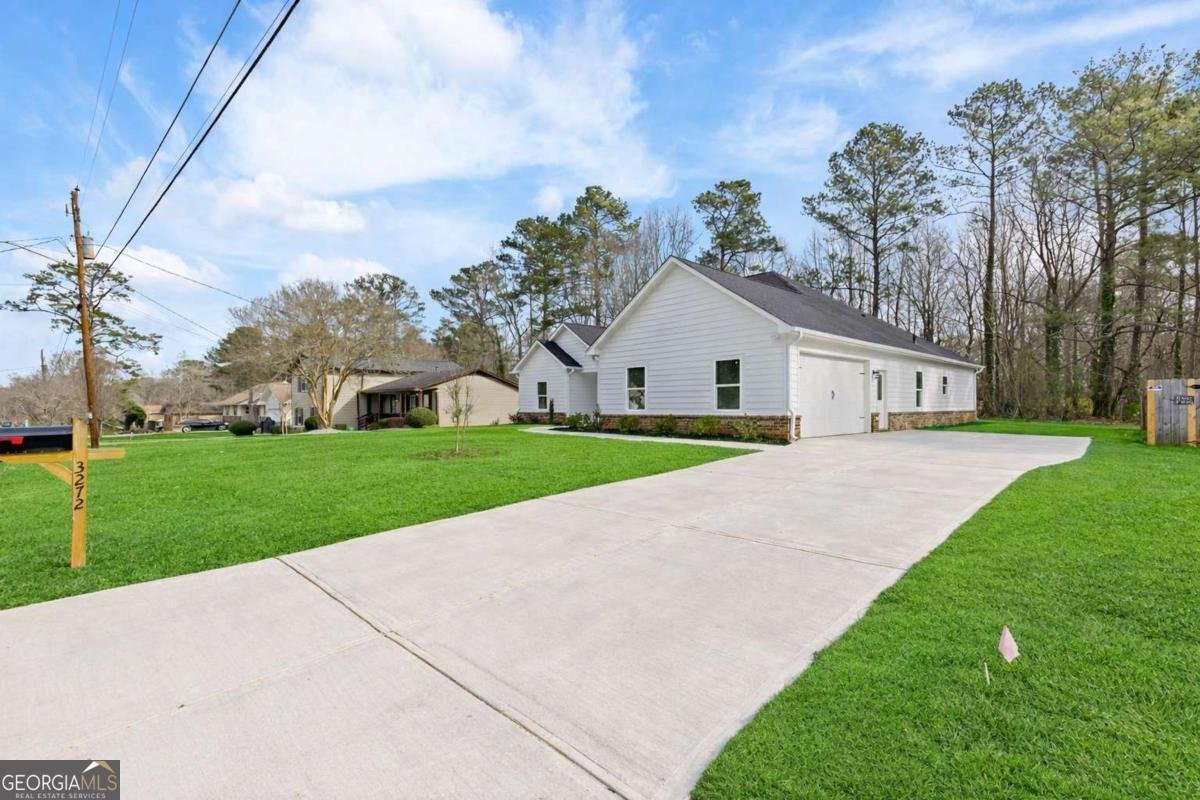 3272 Corktree Trail Lithonia - Photo 1