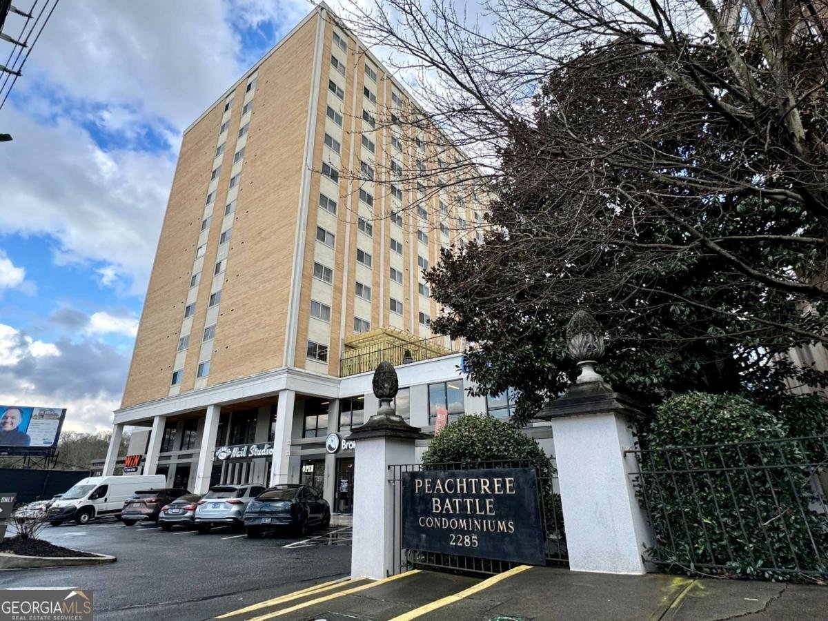 2285 Peachtree Road Atlanta - Photo 1