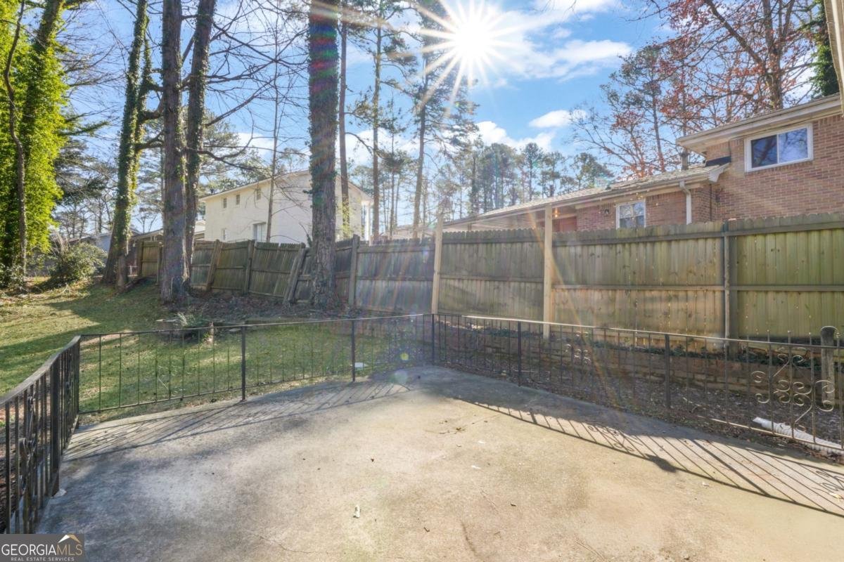 1918 Valley Ridge Drive Atlanta - Photo 10