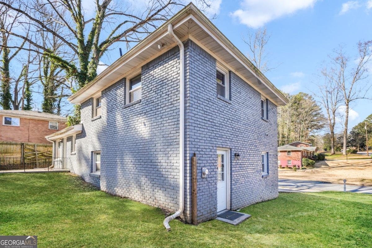 1918 Valley Ridge Drive Atlanta - Photo 6