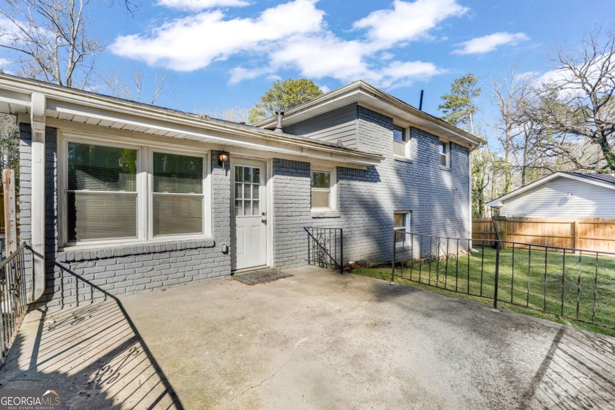 1918 Valley Ridge Drive Atlanta - Photo 8