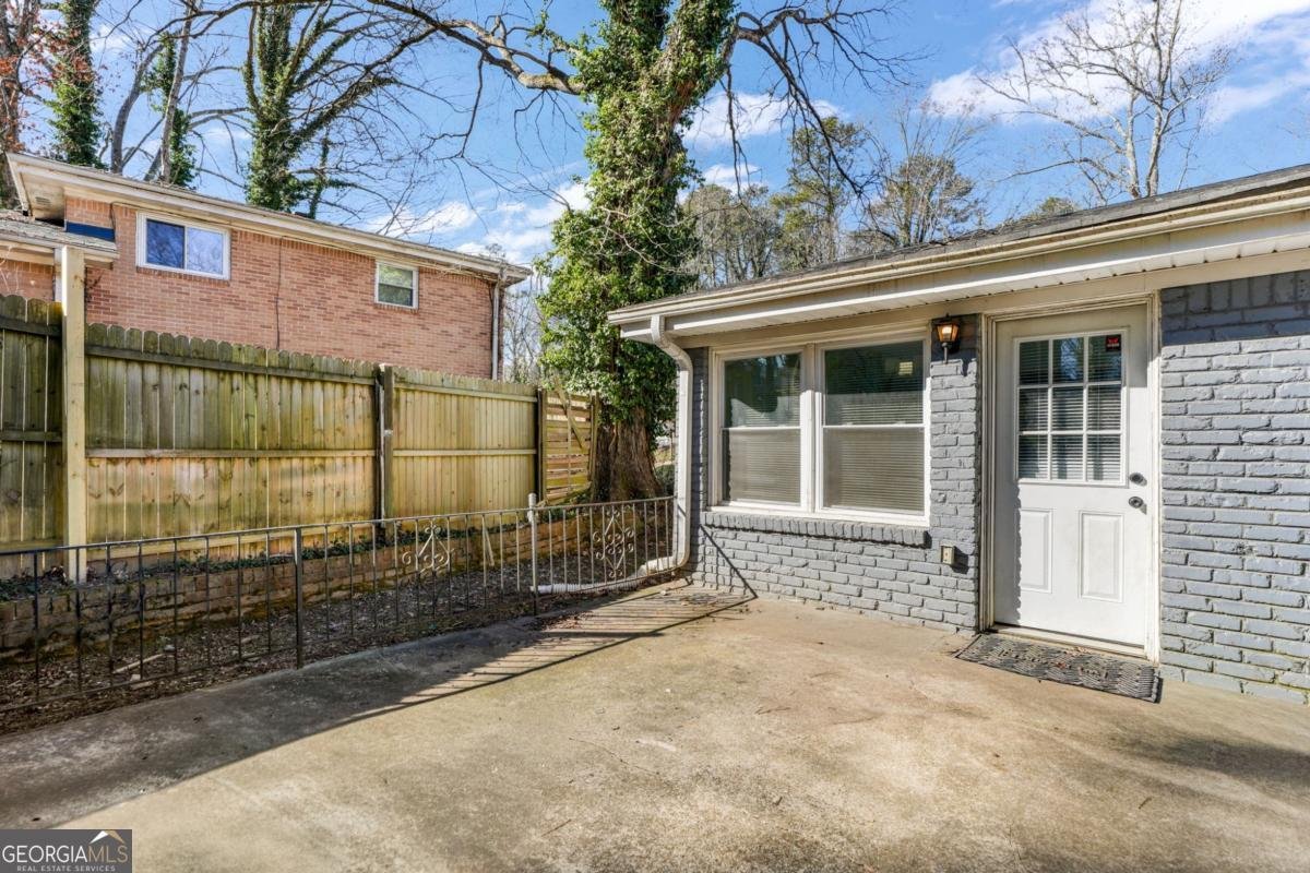 1918 Valley Ridge Drive Atlanta - Photo 9