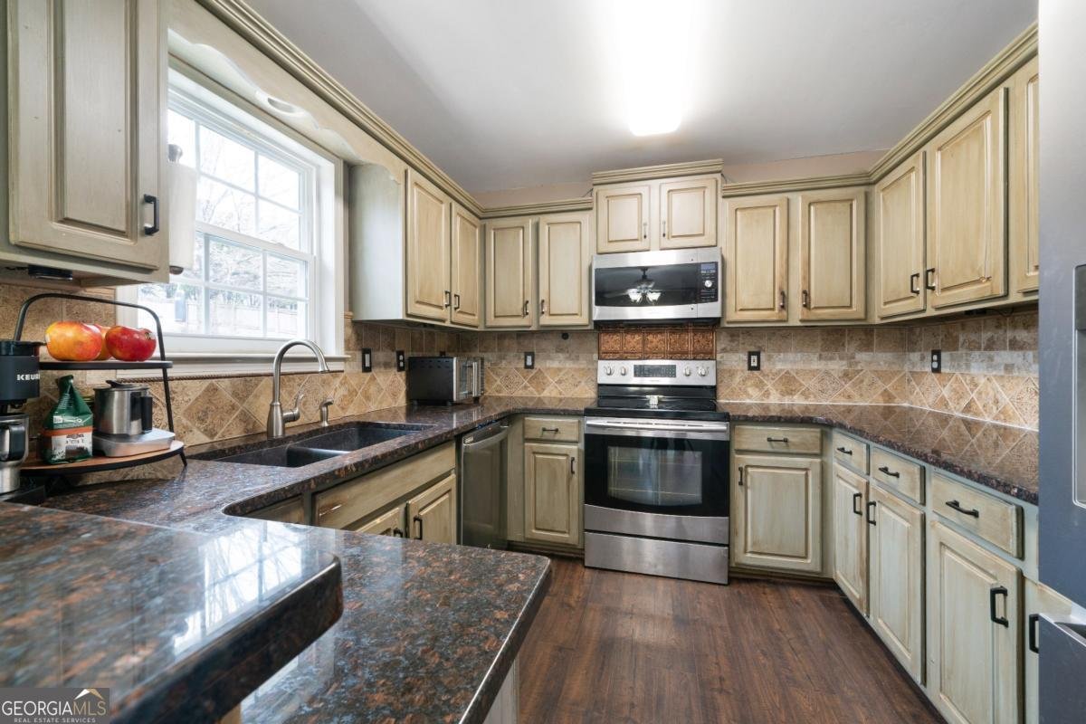 372 Jake Whorton Road Silver Creek - Photo 16