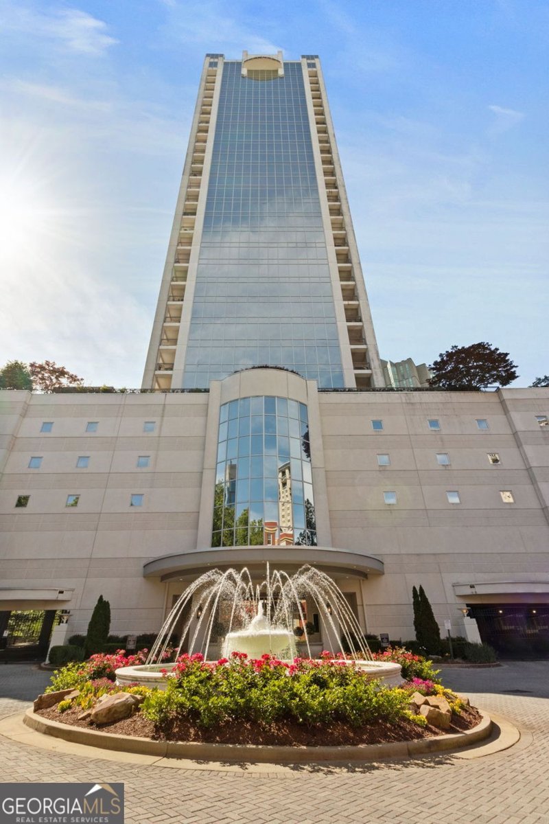 2828 Peachtree Road Atlanta - Photo 1