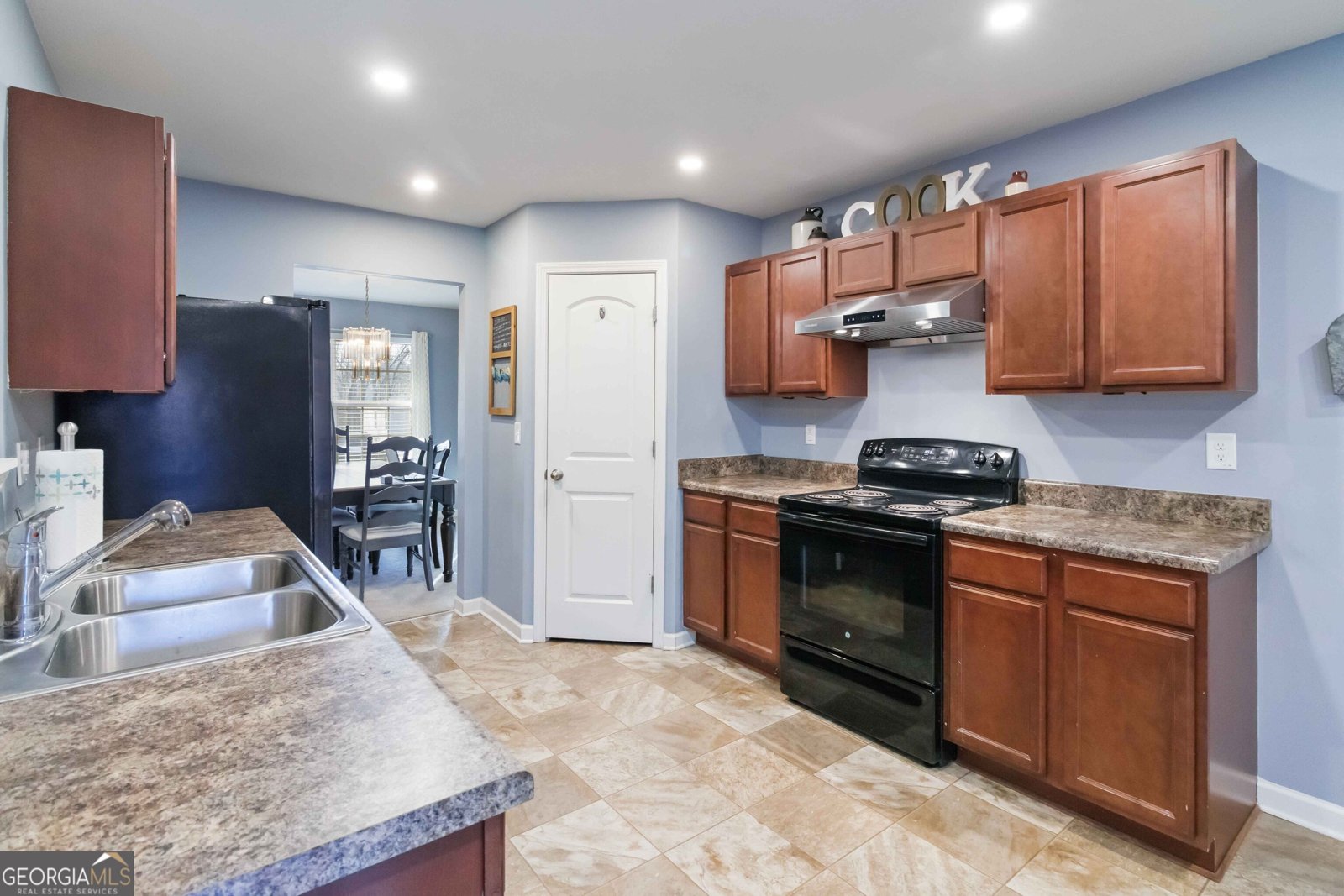 1562 Pointe South Circle Bethlehem - Photo 6