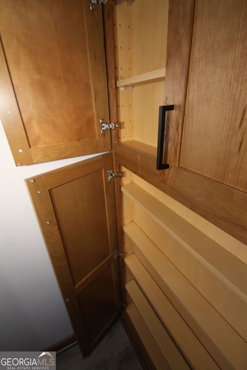 346 Carpenter Drive Drive Sandy Springs - Photo 9