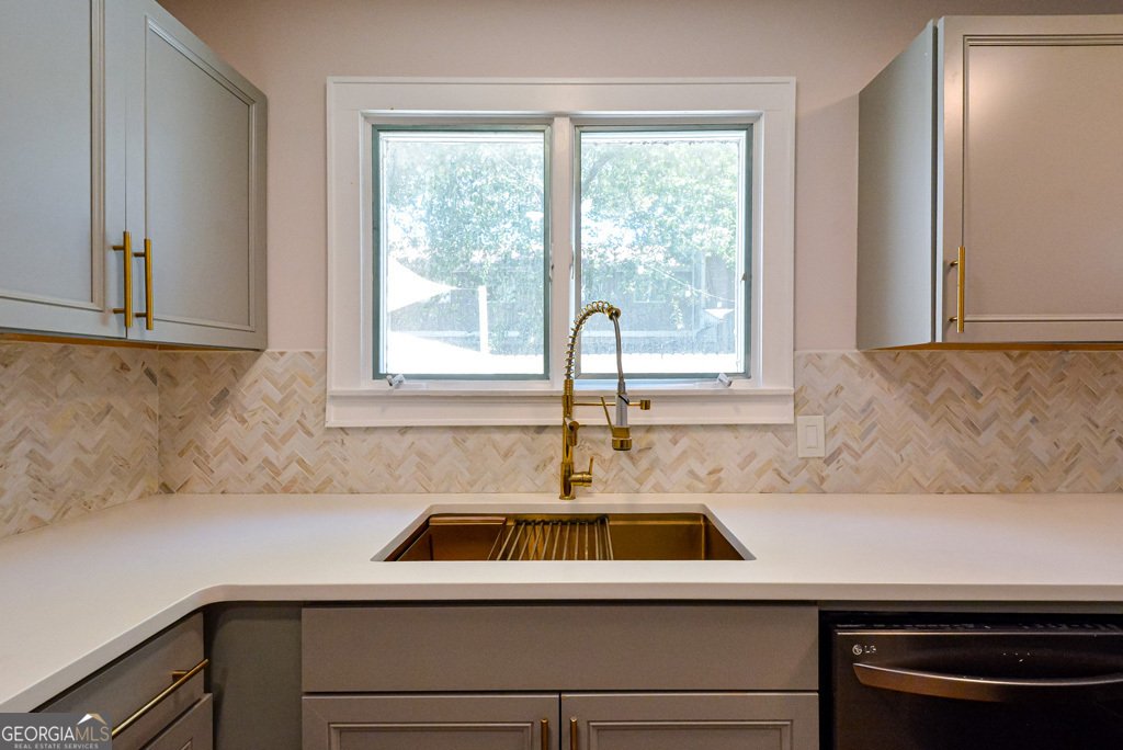 1814 Ashborough Road Marietta - Photo 6