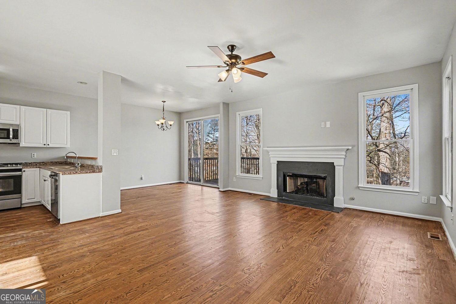 315 Mirramont Court Woodstock - Photo 6