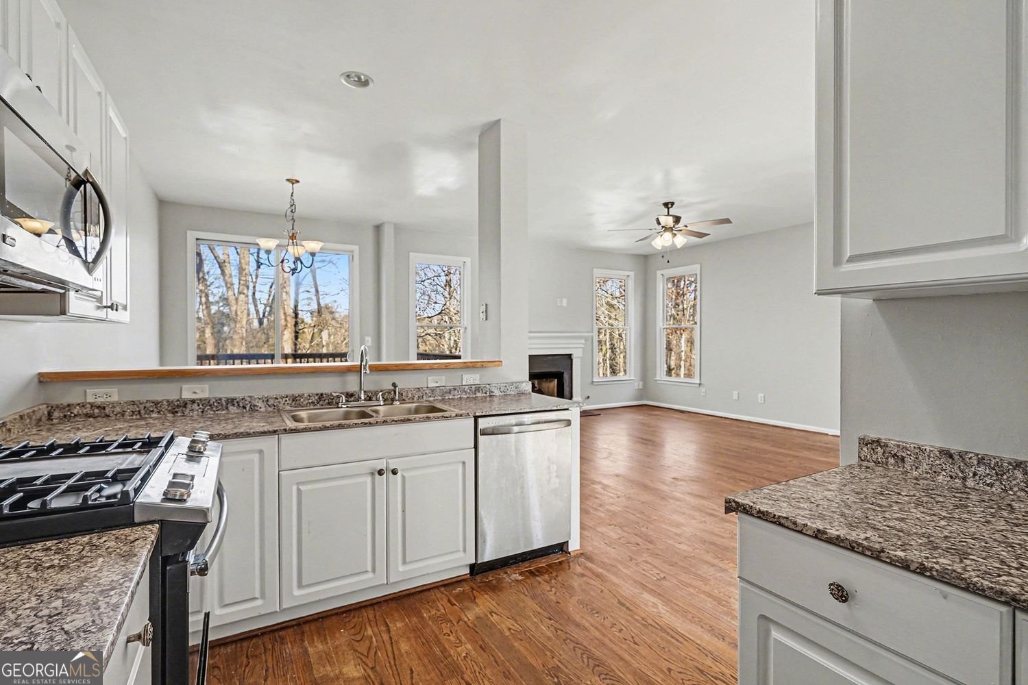 315 Mirramont Court Woodstock - Photo 7