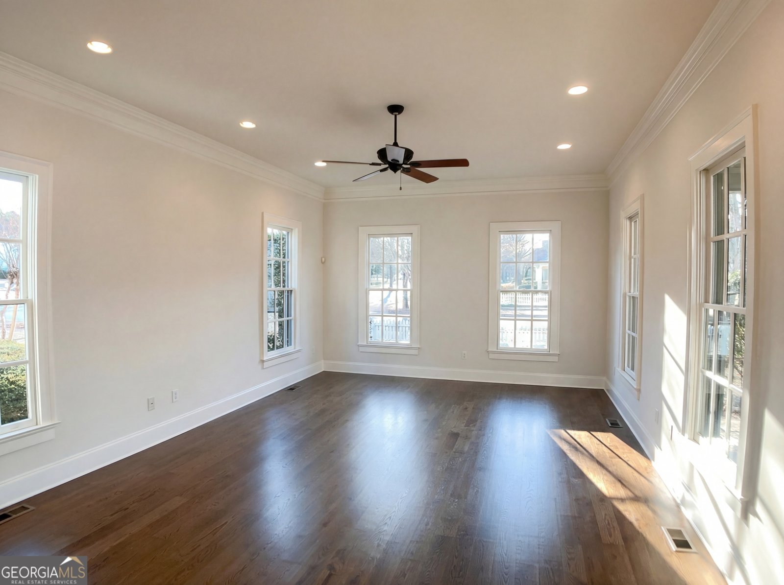 423 Tralee Court Statham - Photo 8