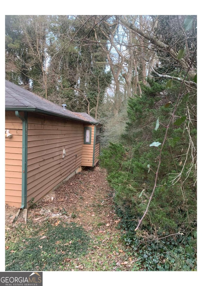 1870 Whispering Willow Way Lilburn - Photo 12