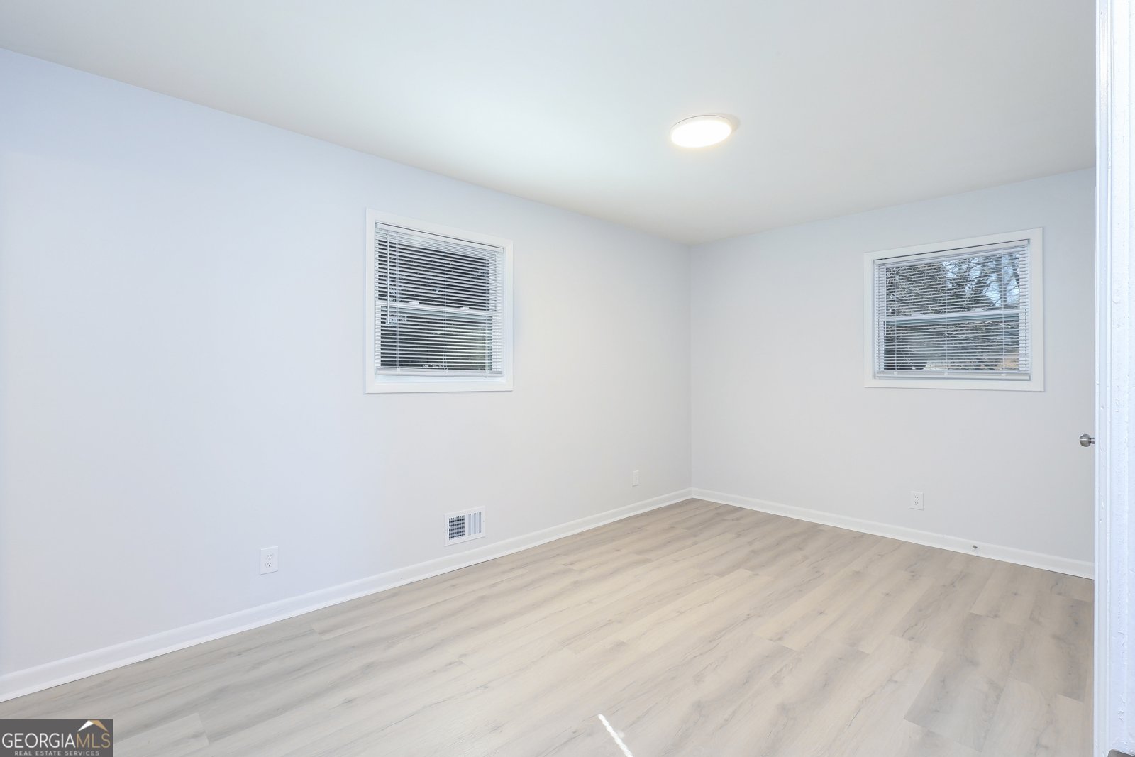 371 Roxbury Drive Riverdale - Photo 12