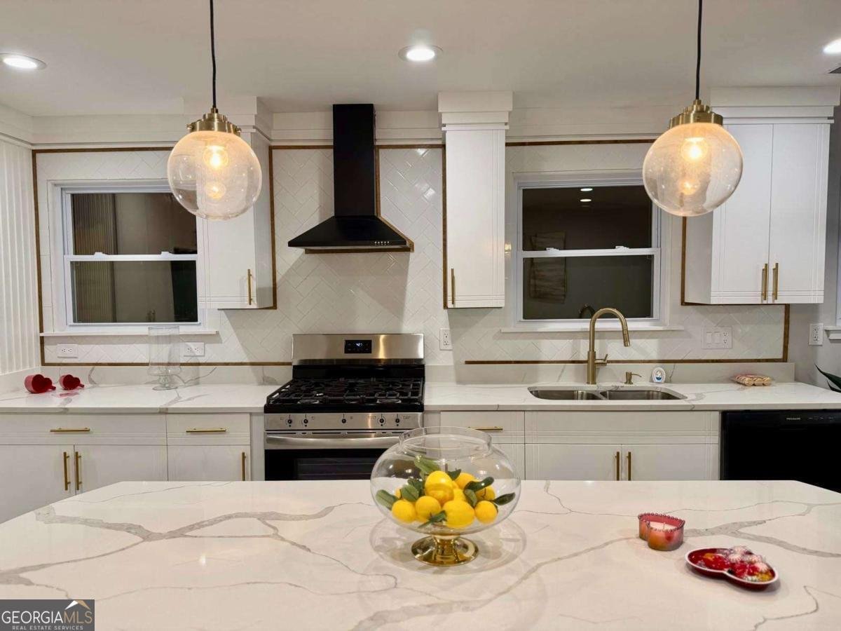 1027 Born Road Stone Mountain - Photo 1