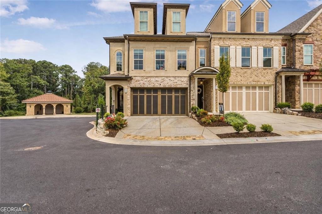 120 Via Roma Woodstock - Photo 1