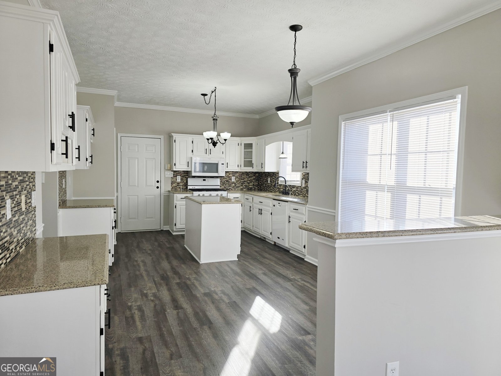 150 Varsailles Place Ellenwood - Photo 11