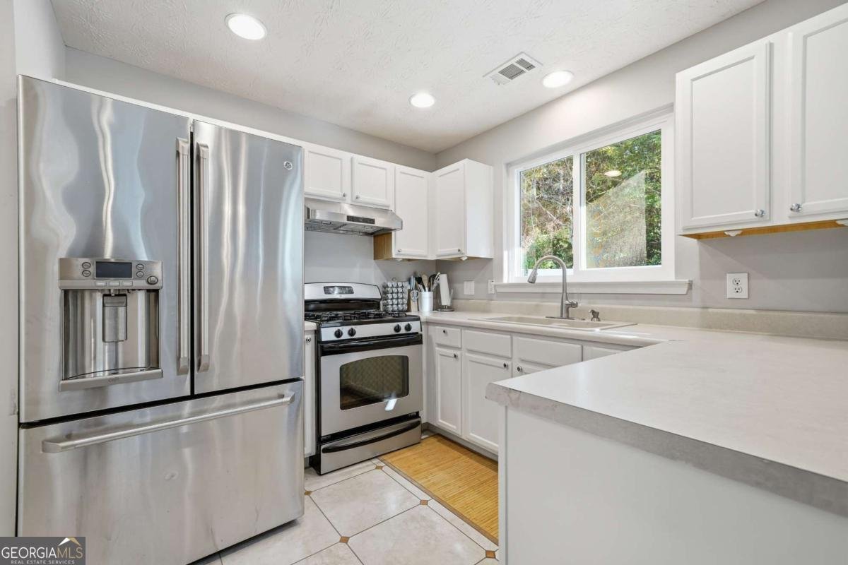 279 Hiawassee Drive Woodstock - Photo 6