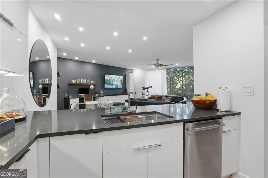 700 Park Regency Place Atlanta - Photo 13