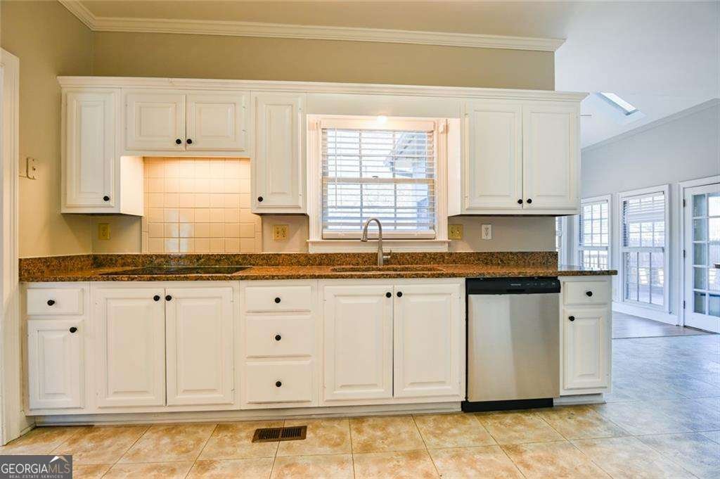 1711 Hickory Lake Drive Snellville - Photo 13