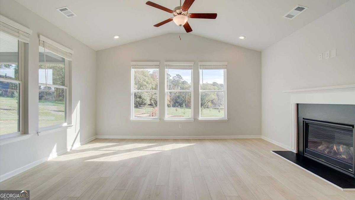 433 Sheridan Drive Stockbridge - Photo 18