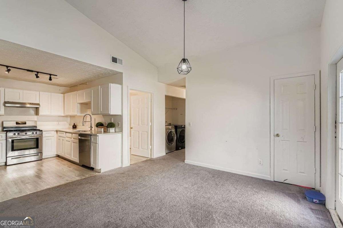 1025 Lakeside Circle Covington - Photo 10