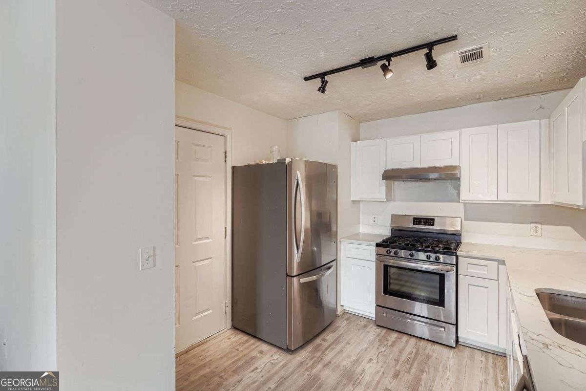 1025 Lakeside Circle Covington - Photo 12