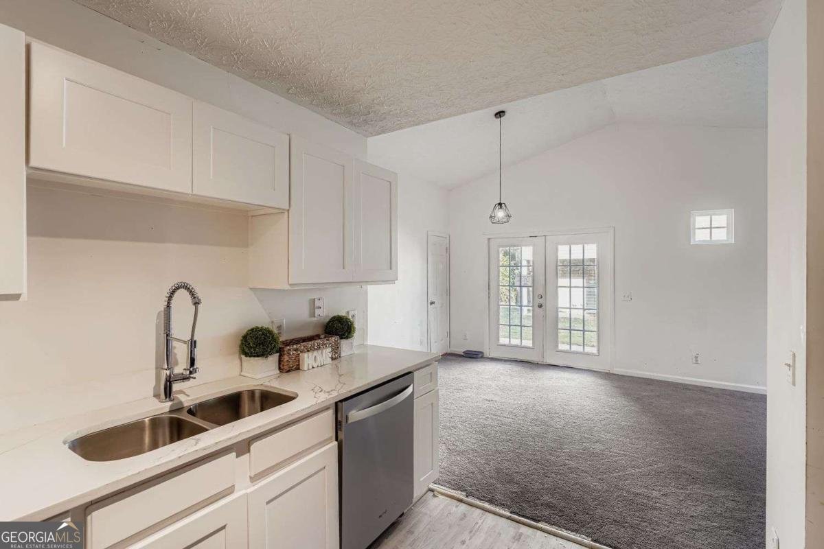 1025 Lakeside Circle Covington - Photo 14