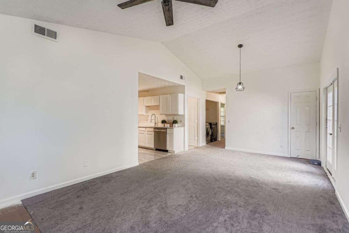 1025 Lakeside Circle Covington - Photo 8