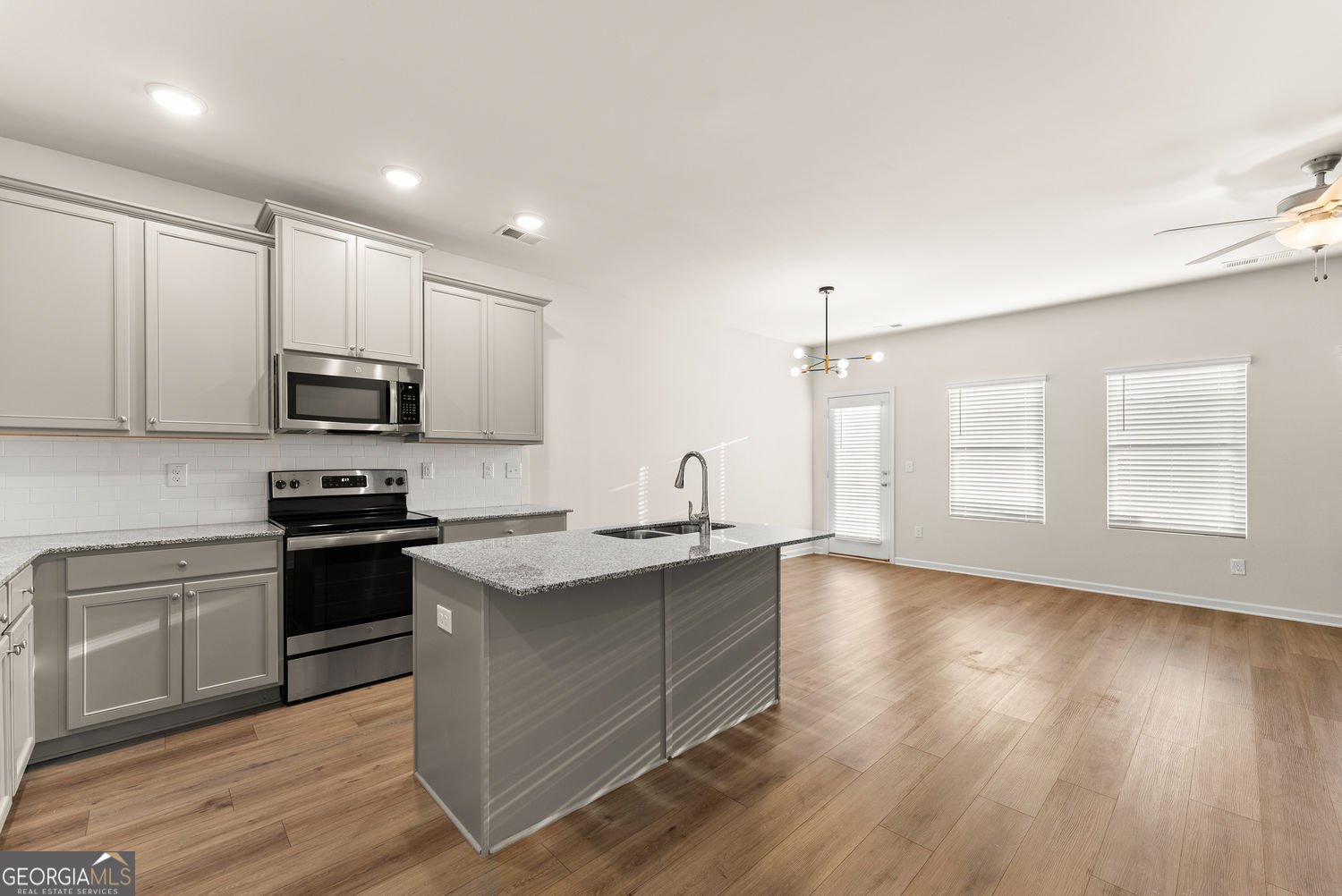 76 Regent Park Hoschton - Photo 10