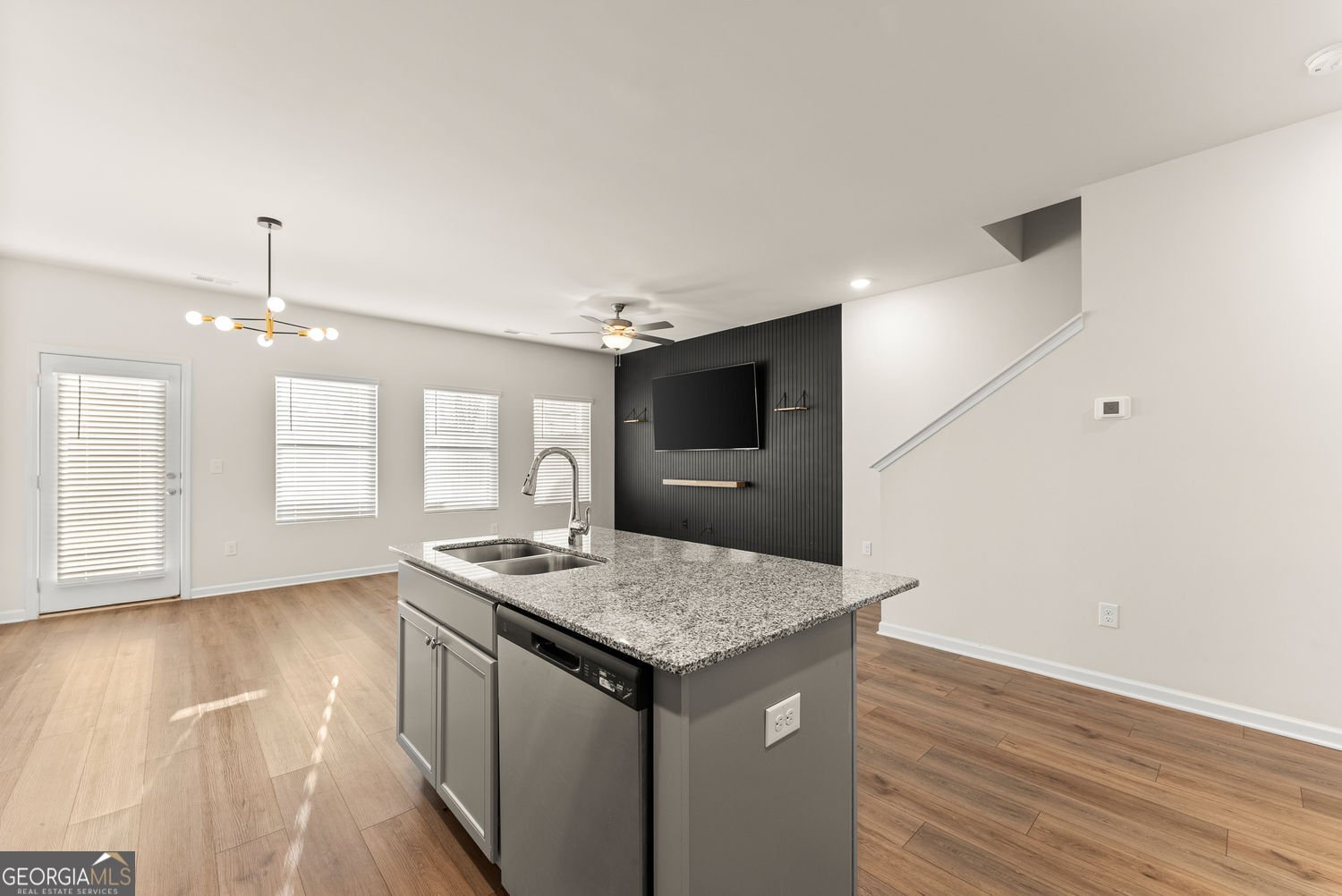 76 Regent Park Hoschton - Photo 11