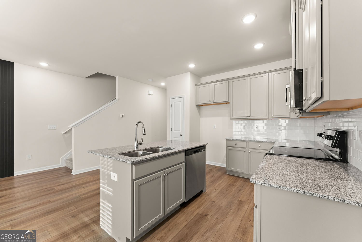 76 Regent Park Hoschton - Photo 12