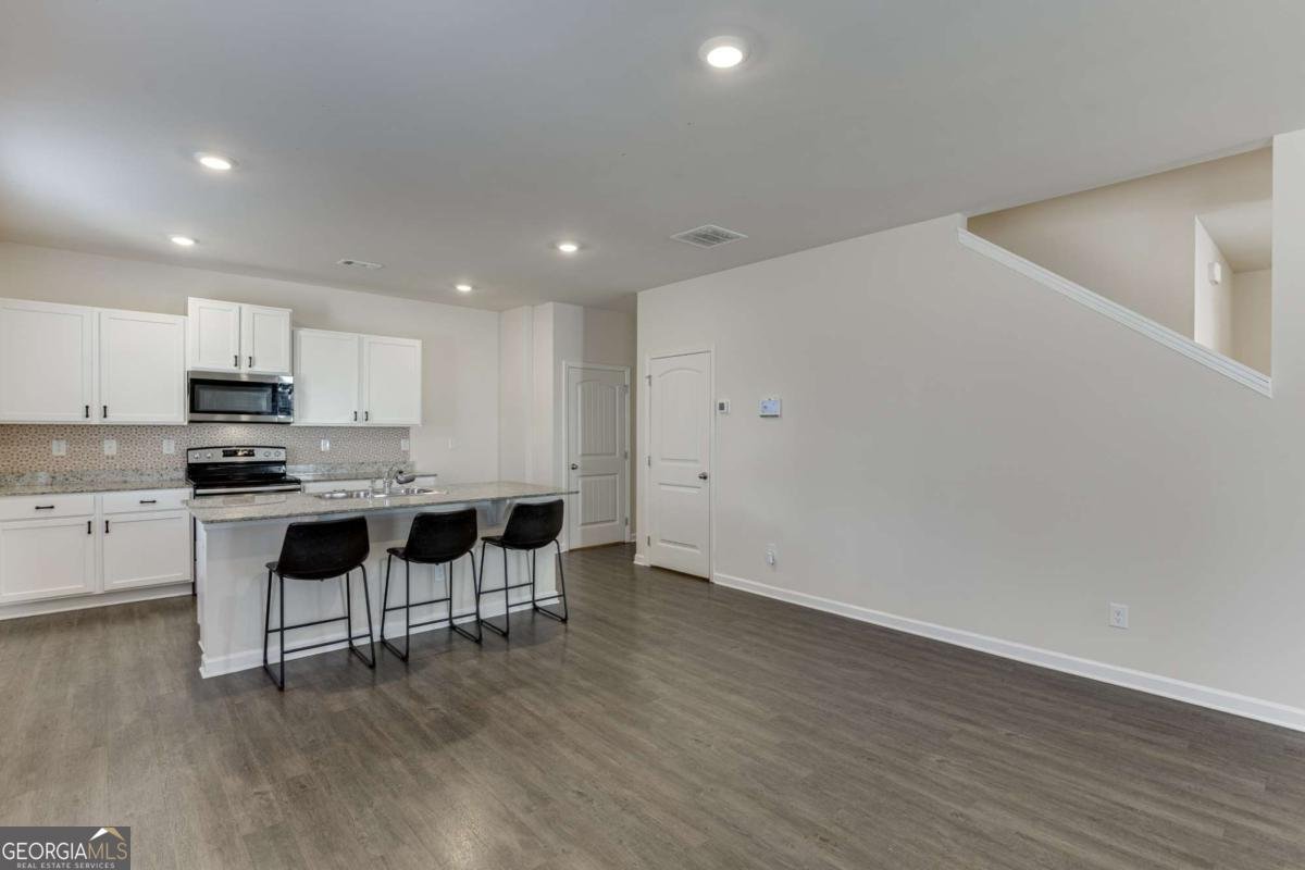 135 Russell Road Pendergrass - Photo 9