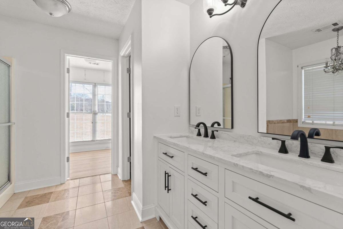 5675 Bridle Glen Drive Sugar Hill - Photo 13