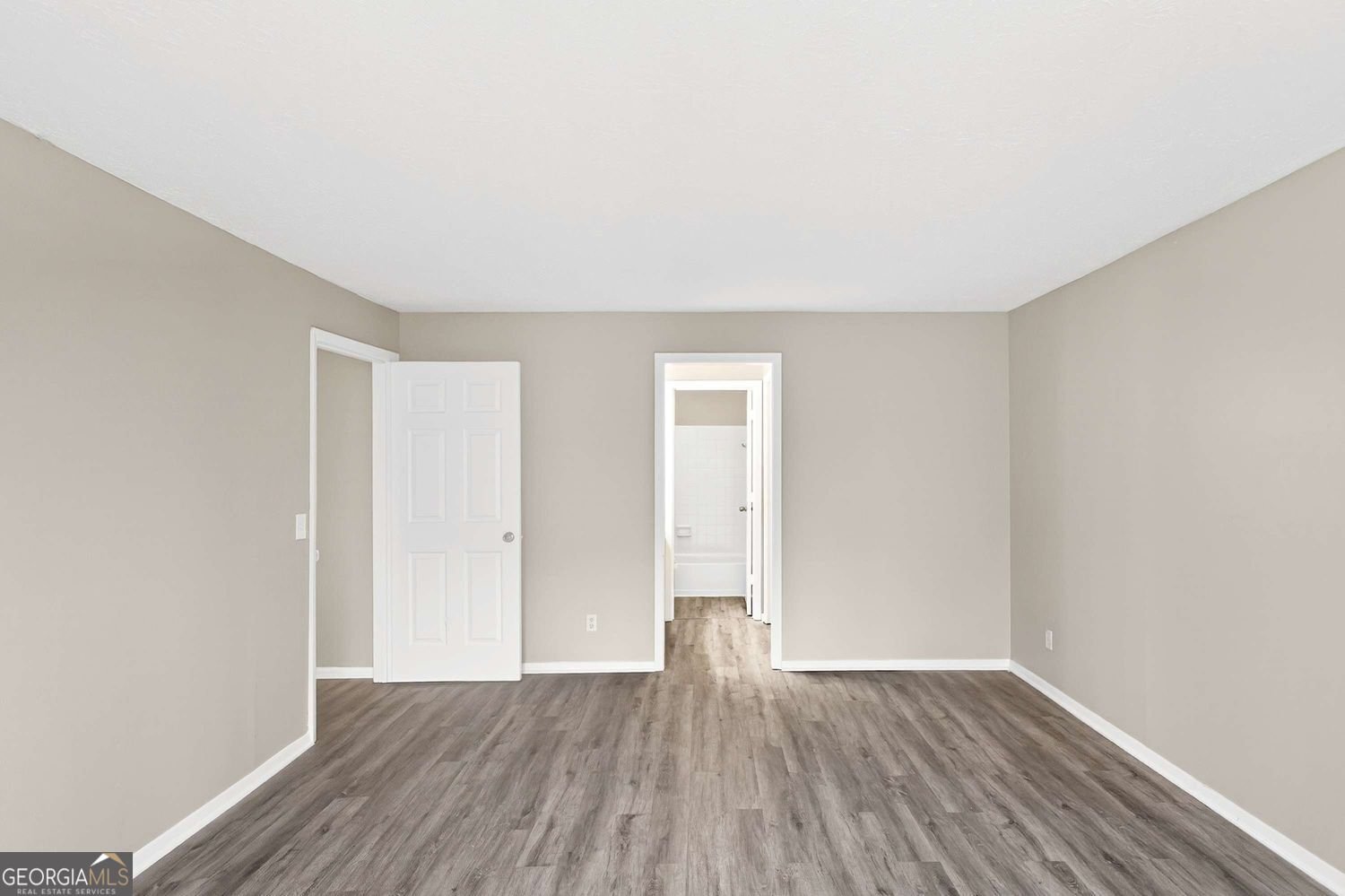 5537 Mountain Springs Circle Stone Mountain - Photo 12