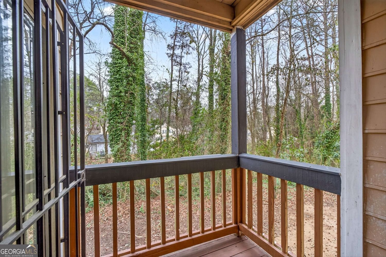 5537 Mountain Springs Circle Stone Mountain - Photo 19