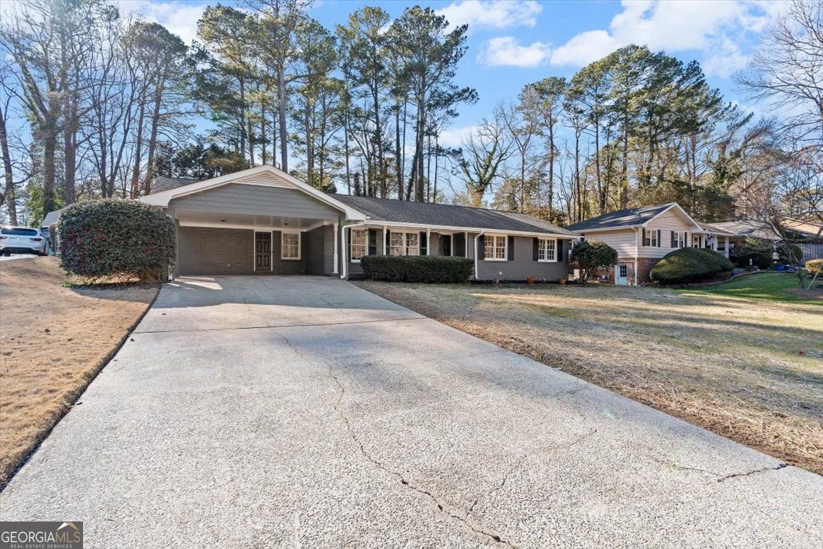 395 Ben Avenue Lilburn - Photo 6