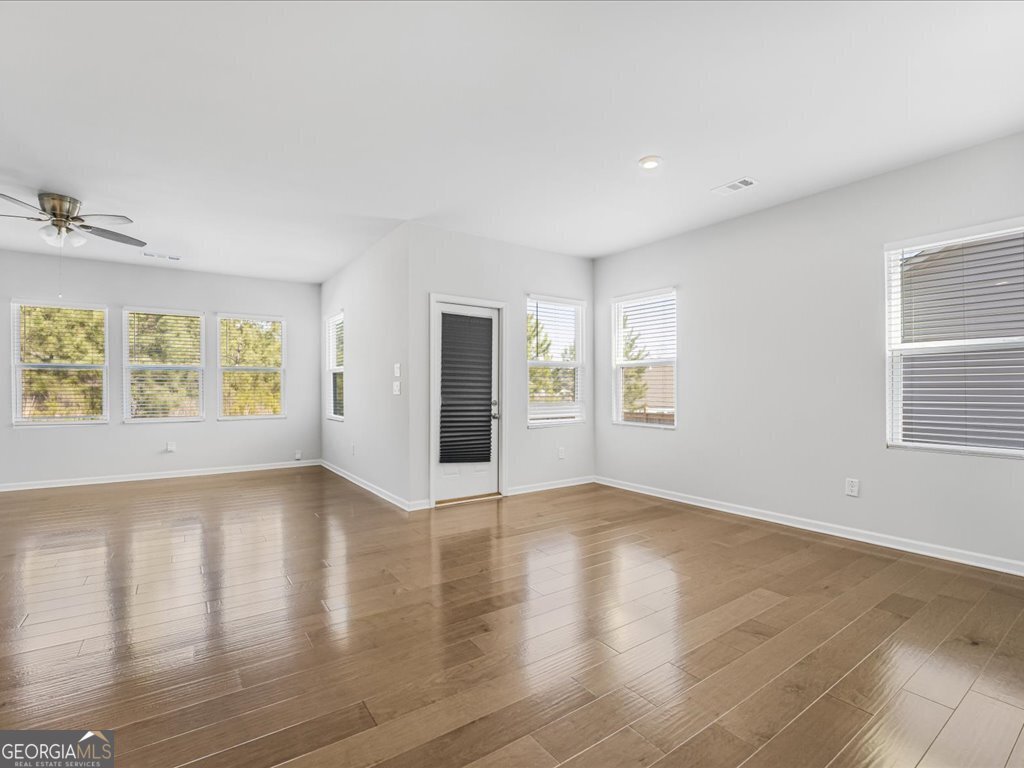 325 Village Lane Fairburn - Photo 15