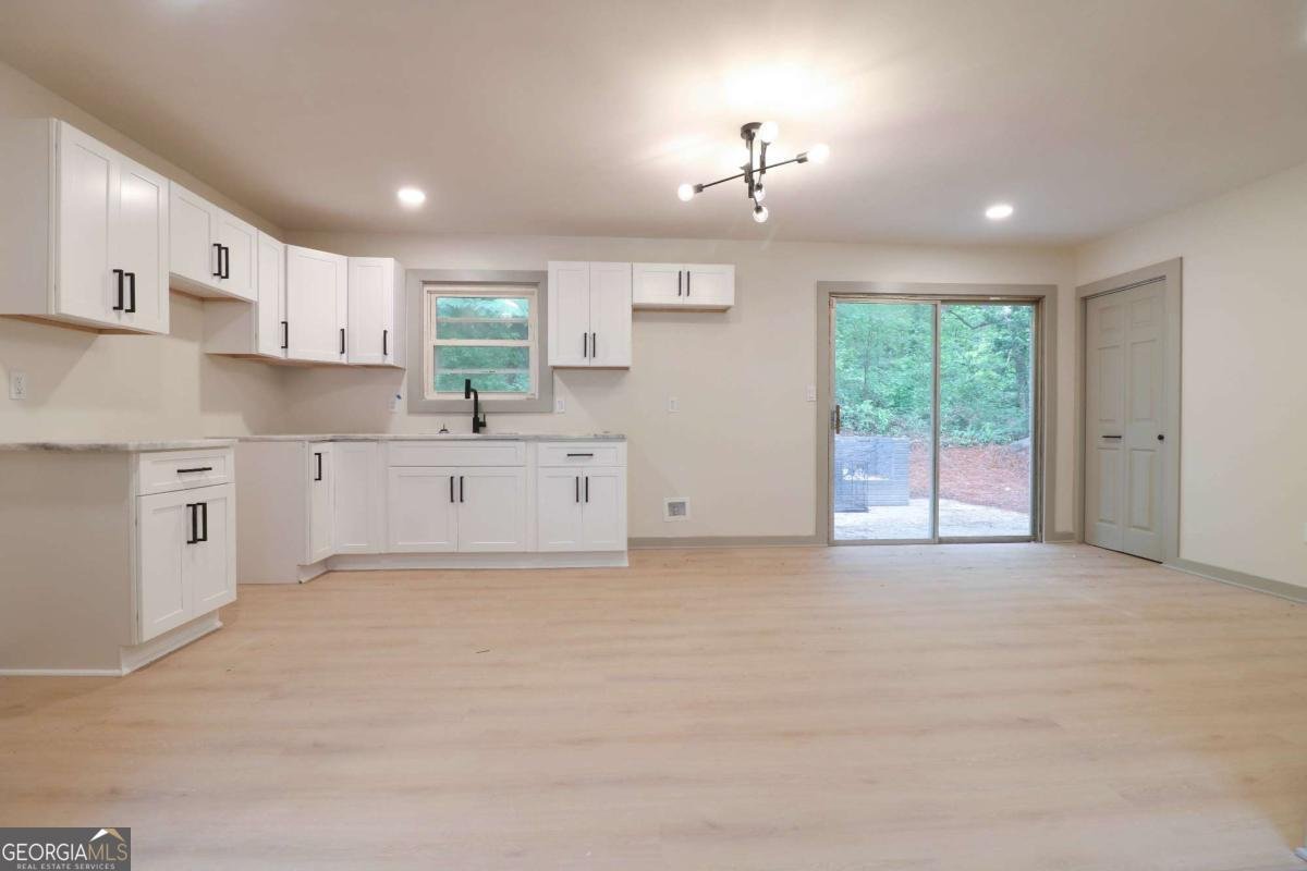 4396 Greenleaf Circle Atlanta - Photo 6