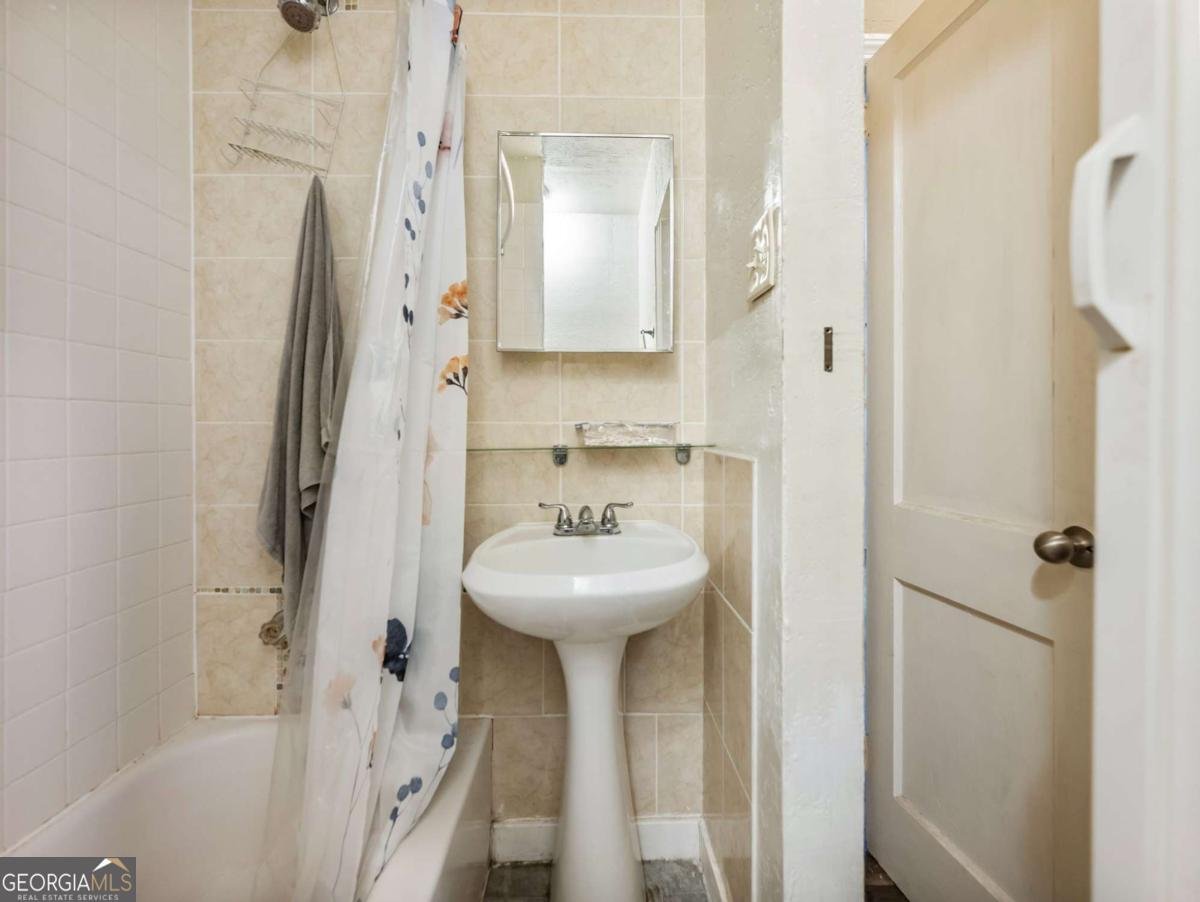 127 Center Street Winder - Photo 12