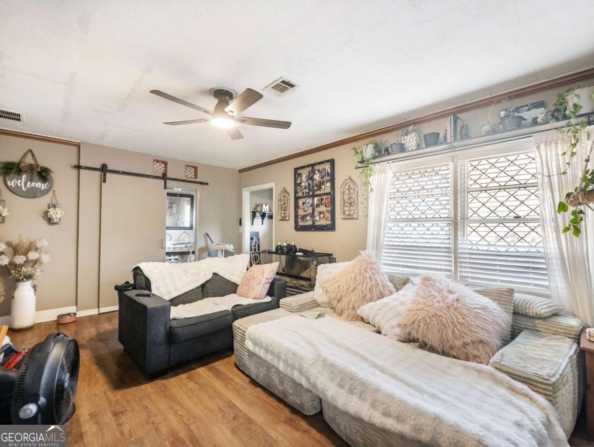 127 Center Street Winder - Photo 7