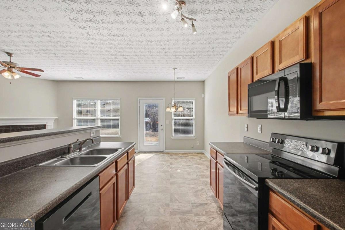 541 Providence Run Way Lawrenceville - Photo 7