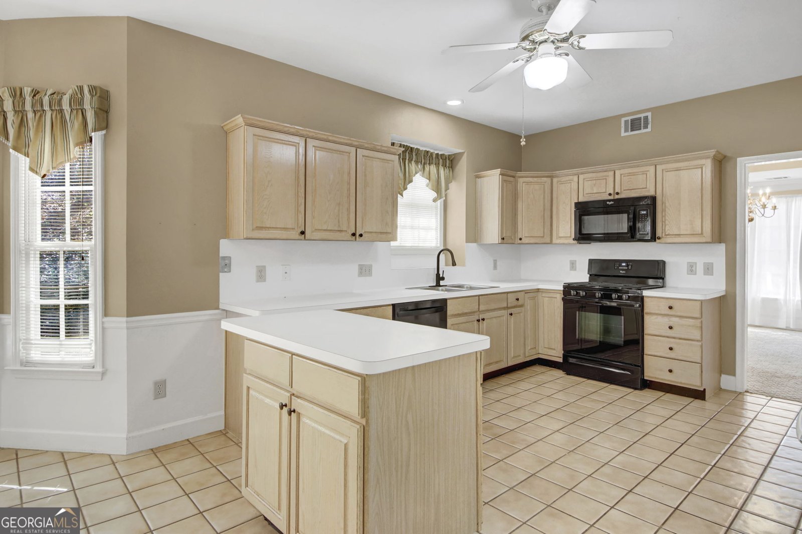 6310 Forest Hills Drive Peachtree Corners - Photo 10