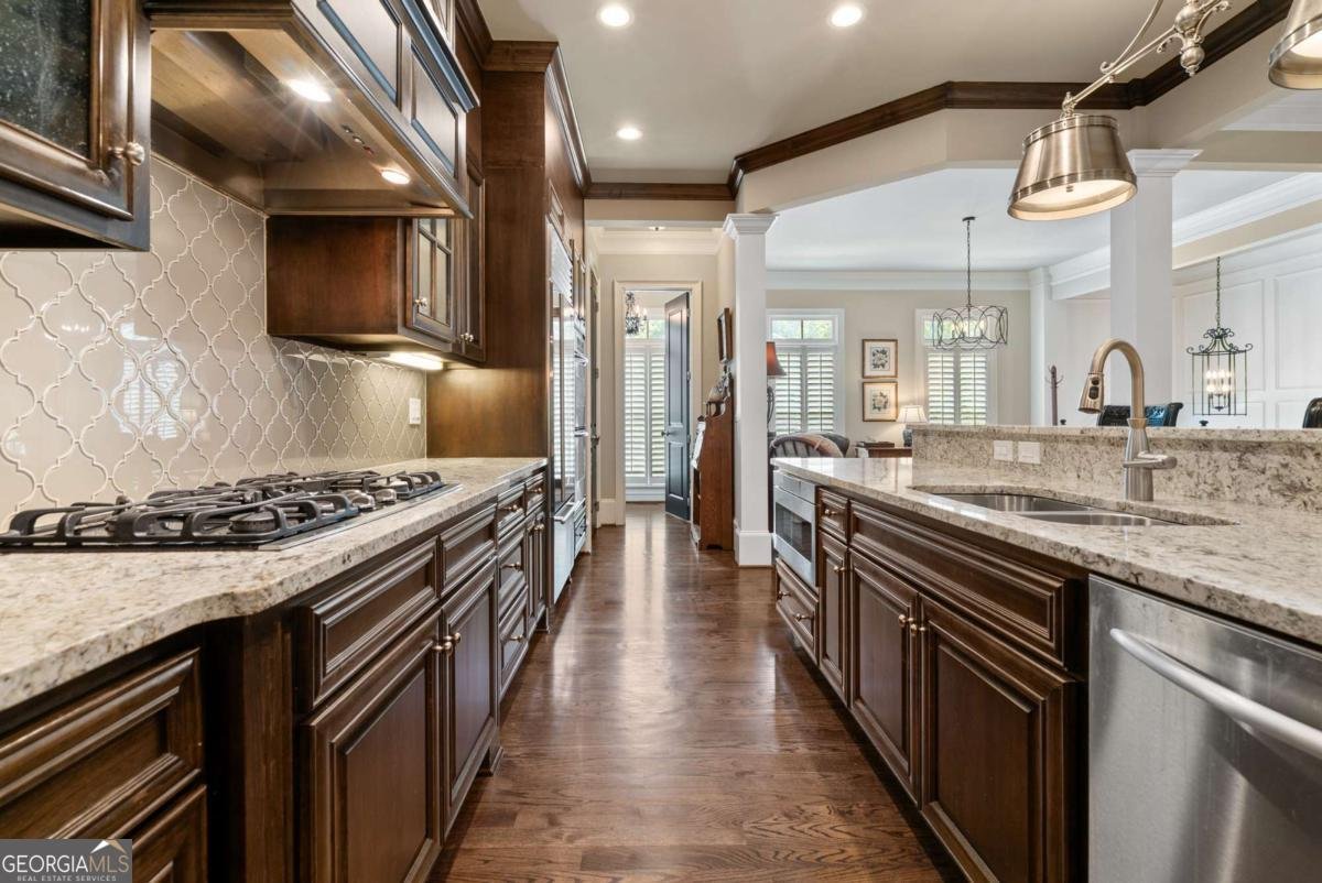 9056 Riverbend Manor Alpharetta - Photo 8