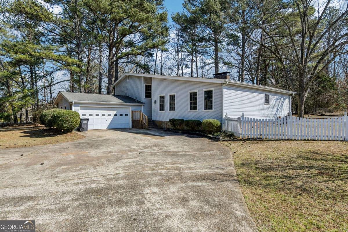 3950 Joyce Court Conyers - Photo 1