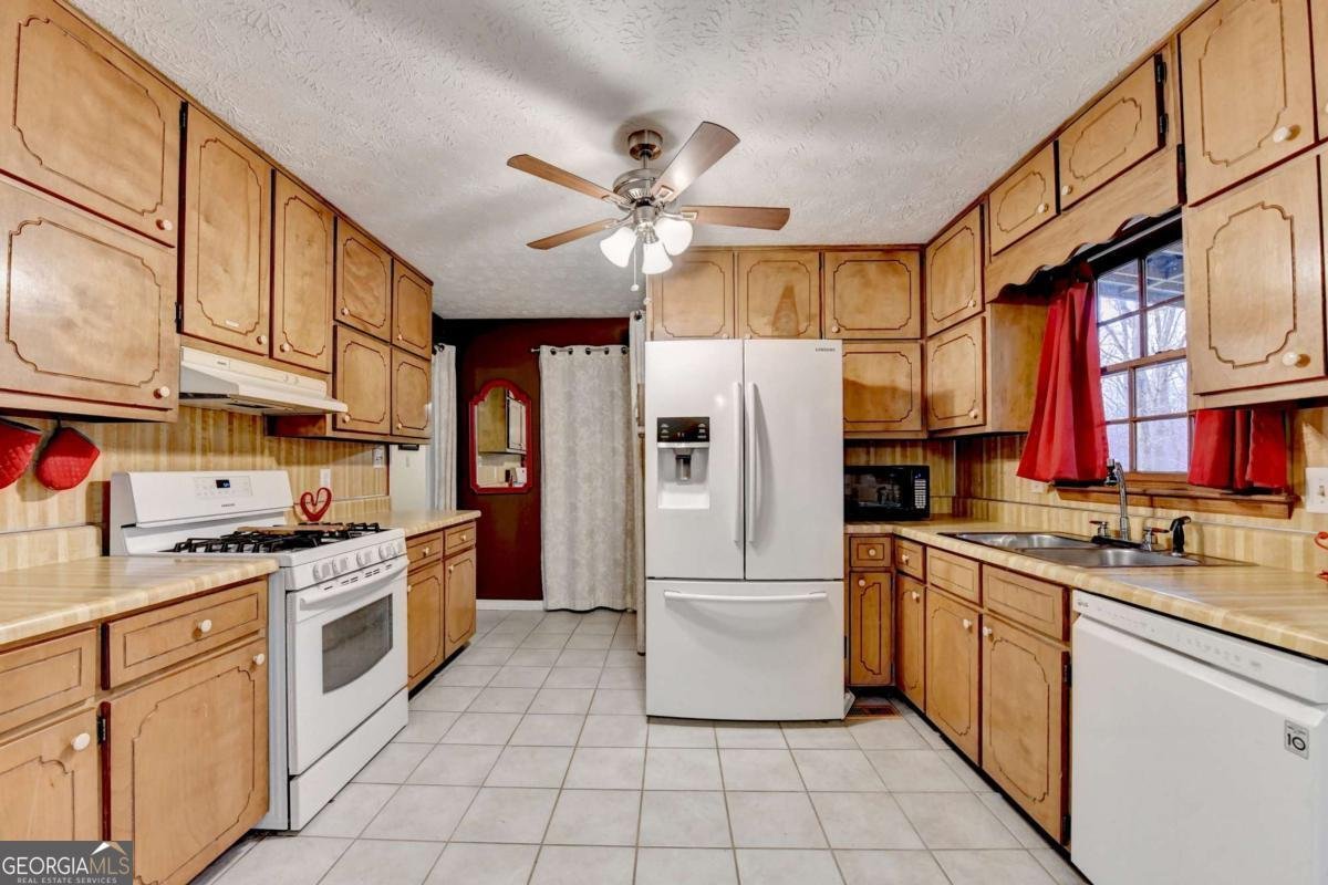 9337 Hidden Branch Drive Jonesboro - Photo 11