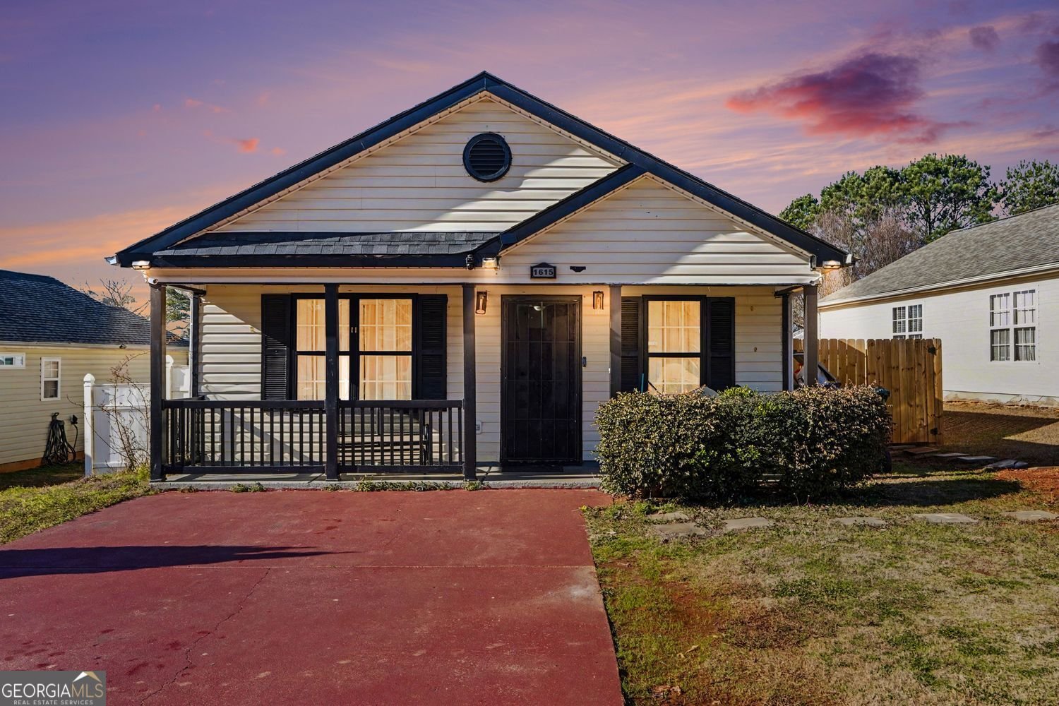 1615 Hallmark Hills Drive Griffin - Photo 1