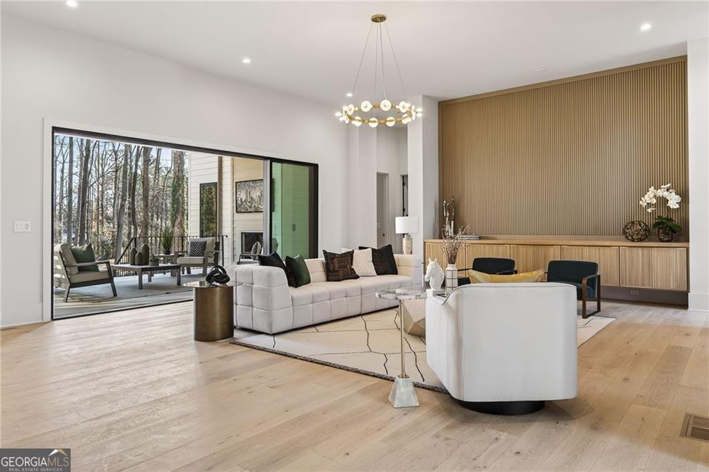 422 Hilderbrand Drive Atlanta - Photo 13