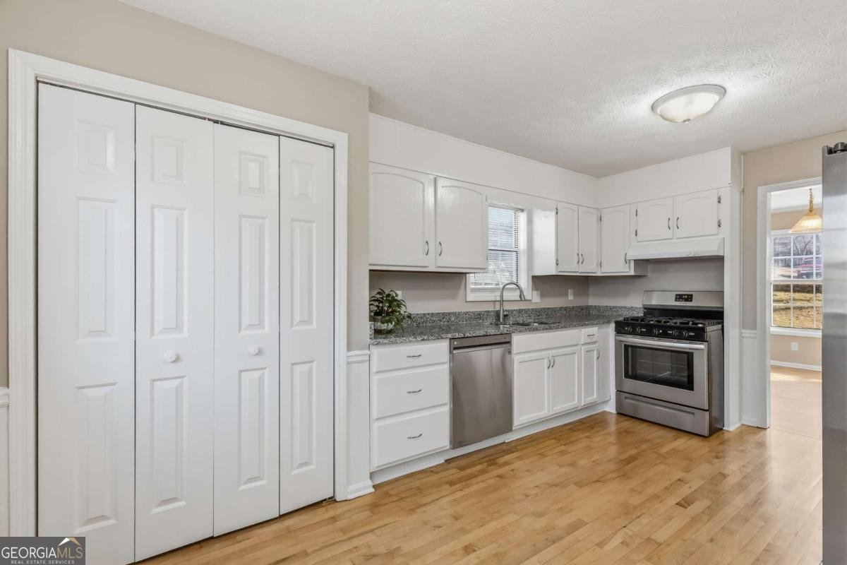 285 Tyson Circle Roswell - Photo 11