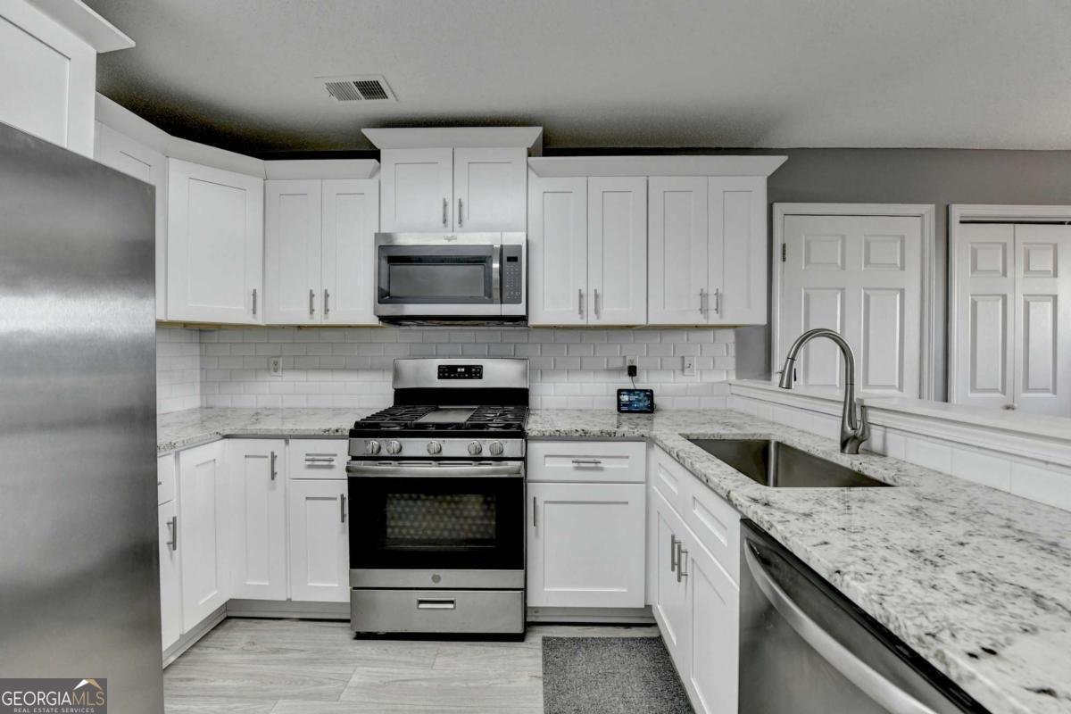 215 Foster Trace Drive Lawrenceville - Photo 18