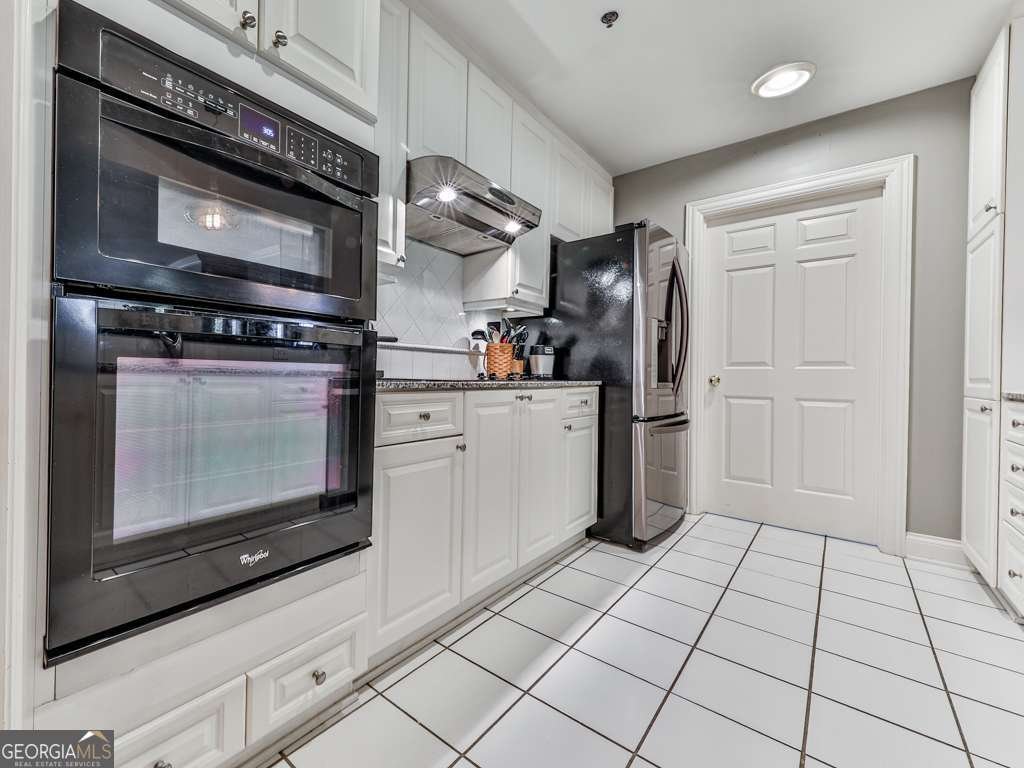 211 COLONIAL HOMES Drive Atlanta - Photo 10